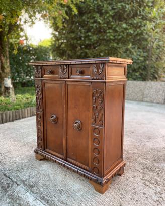 Mobiletto / Credenzina Vintage in Legno Intagliato