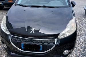 Peugeot 208 - 1.4 HDi - ok neopatentati
