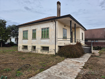Casa singola con terreno