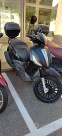 Piaggio Beverly nero opaco 300 cc