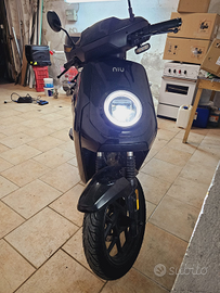 Scooter elettrico 125 NIU MQI GT