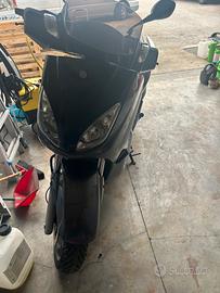 Yamaha Xmax anno 2006