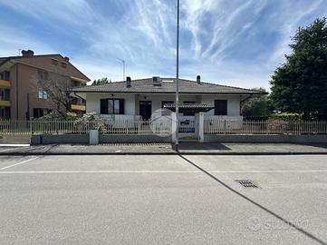 VILLA SINGOLA A CAMBIAGO