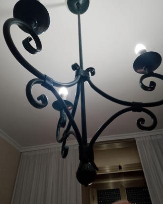 Lampadario in ferro battuto
