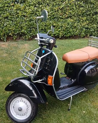 splendida vespa PX 125 arcobaleno el 1987
