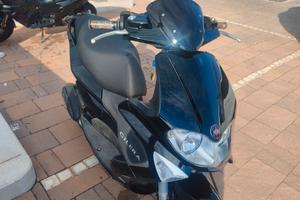 piaggio runner 180