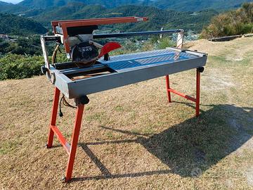 Taglia piastrelle con larga ampiezza di taglio