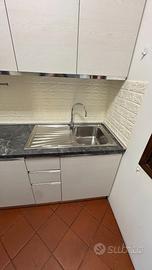 Lavello con miscelatore