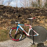 Bicicletta full carbon Cube 