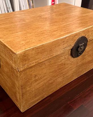 Baule cinese in legno di pergamena