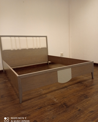 Letto matrimoniale contemporaneo