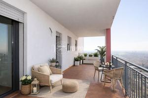 Quadrilocale con terrazzo, vista e posto auto