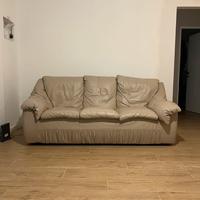 Divano 3 posti in pelle…pronto subito!