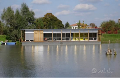 Ristorante galleggiante