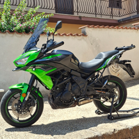Kawasaki Versys 650 tourer 2023 tris di valigie