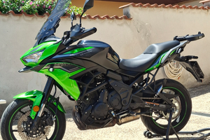 Kawasaki Versys 650 tourer 2023 tris di valigie