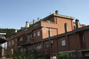 3 LOCALI A GENZANO DI ROMA