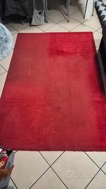 Tappeto rosso e servo muto Ikea