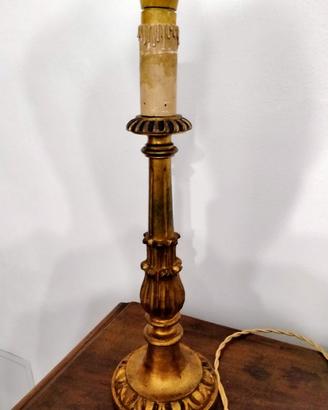Lampada da tavolo in legno dorato