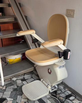 Montascale elettrico ACORN 1 piano come nuovo