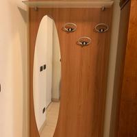 Specchiera con attaccapanni