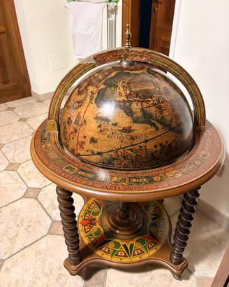 Mobile bar mappamondo