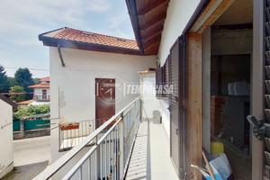 Ampio bilocale senza spese