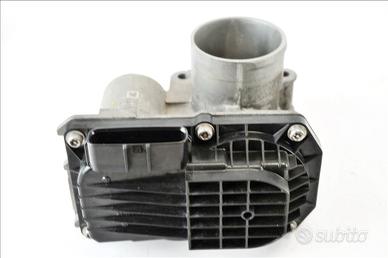 Triumph Street Twin 900 17 18 corpo farfallato