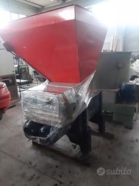 TRITURATORE UNTHA a 4 ALBERI mod. RS-40/4S