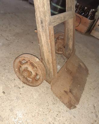 Carrello d'epoca in legno