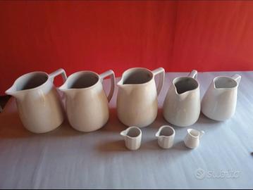 Servizio  8 Brocche in Ceramica - Varie Mis