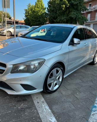 Mercedes Benz CLA 180 shooting brake d