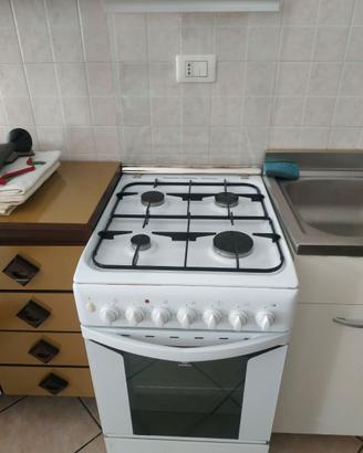Cucina a gas di libera installazione Indesit 50 cm