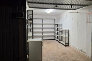 Box auto in autorimessa privata 15 mq via Caboni