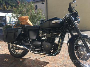 Triumph bonneville t100 black