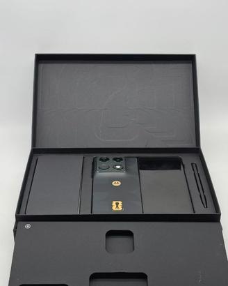 MOTOROLA RAZR FOLD FIFA EDITION 512 GB