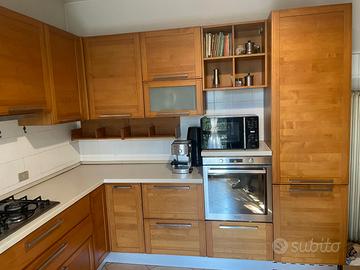 Cucina in legno massello-last minute