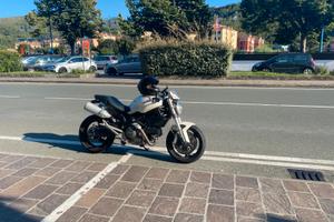 Ducati Monster 696 +