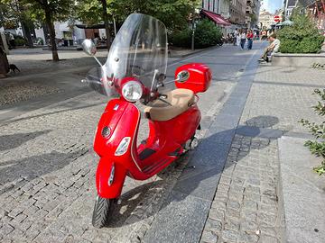 Vespa LX 125 Piaggio - 2010