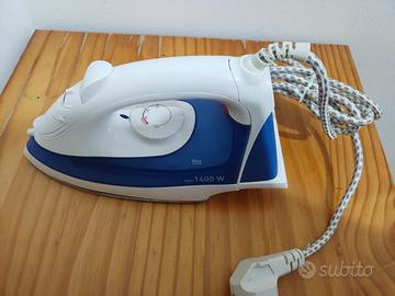 Ferro da stiro a vapore 1400W