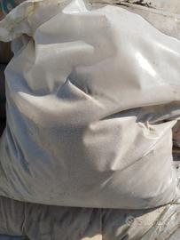 Sabbia fine chiara  Sacchi 25kg - 4€/pz