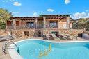 villa-di-480-m²-con-piu-di-5-locali-a-san-teodoro