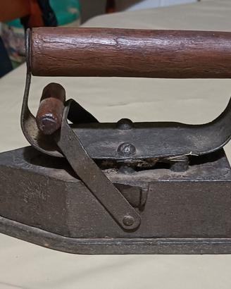 Ferro da stiro antico vintage