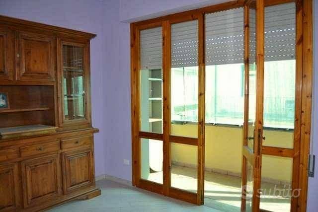 Appartamento di 85 m² con 4 locali e posto auto a - Vista 3