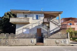 Immobile in asta di 216 m² con 3 locali e box auto