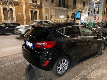 ford fiesta benzina ibrida