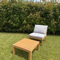 Poltrona da giardino con tavolini
