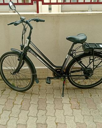 Bicicletta pedalata assistita