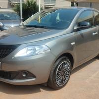 Lancia Ypsilon 1.0 Hybrid Oro