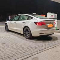 Tesla Model 3 Performance